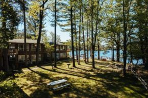 Lake Resort with Pontoon Rentals - Family Friendly